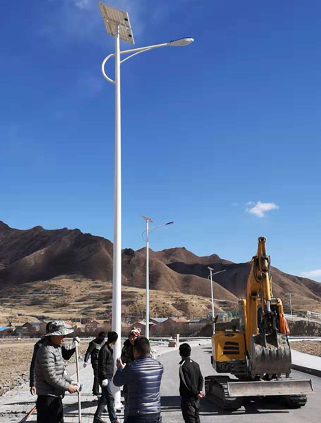 甘南碌曲10米札达太阳能路灯项目